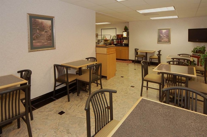 Imagen del bar/restaurante del Hotel Comfort Suites Northside Hospital Gwinnett. Foto 4