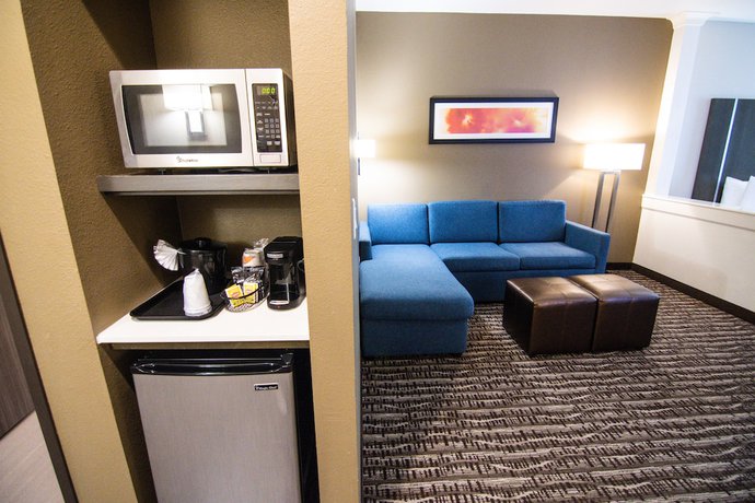 Imagen de la habitación del Hotel Comfort Suites Northwest Houston At Beltway 8. Foto 7
