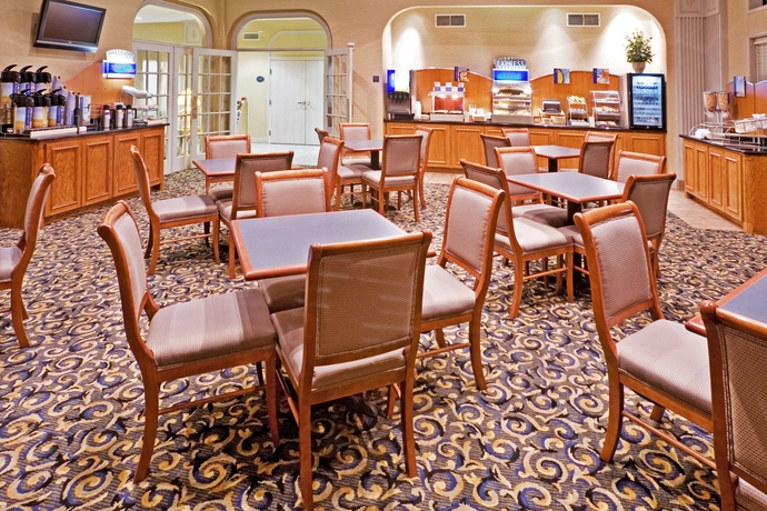 Imagen del bar/restaurante del Hotel Comfort Suites Nw Dallas Near Love Field. Foto 3