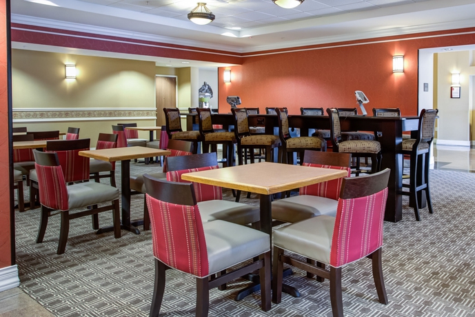 Imagen del bar/restaurante del Hotel Comfort Suites Ocala North. Foto 8