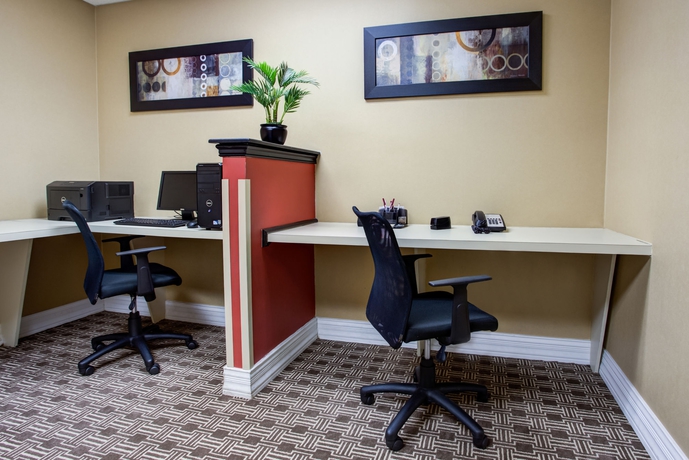 Imagen de los interiores del Hotel Comfort Suites Ocala North. Foto 15