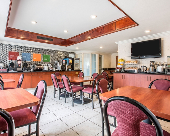 Imagen del bar/restaurante del Hotel Comfort Suites Oceanside Camp Pendleton Area. Foto 3