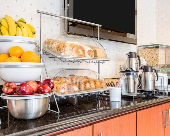 Imagen del bar/restaurante del Hotel Comfort Suites Oceanside Camp Pendleton Area. Foto 4