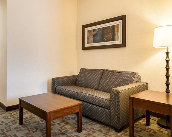 Imagen de la habitación del Hotel Comfort Suites Oil Center. Foto 7