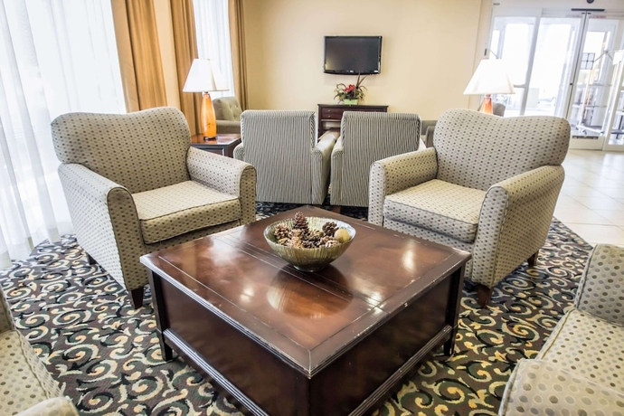 Imagen de los interiores del Hotel Comfort Suites Orlando Airport. Foto 19