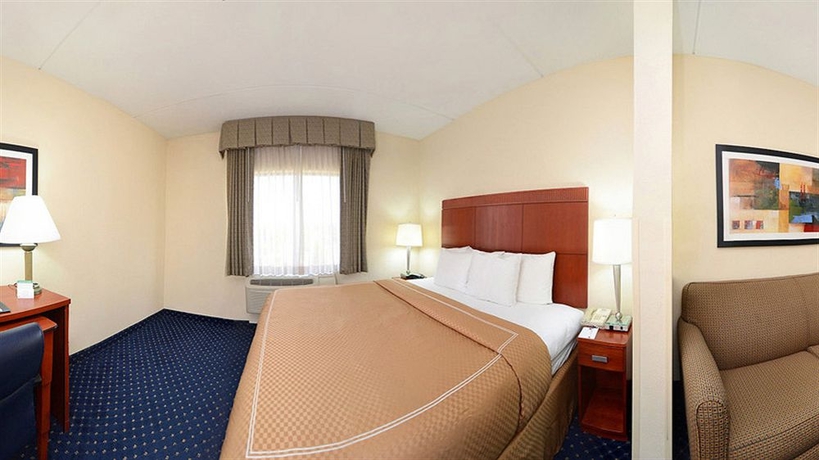 Imagen de la habitación del Hotel Comfort Suites Outlet Center. Foto 2