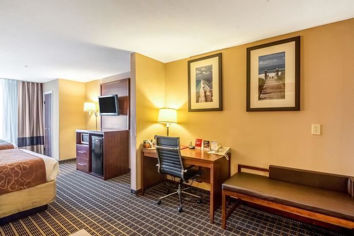 Imagen de la habitación del Hotel Comfort Suites Panama City Beach. Foto 11