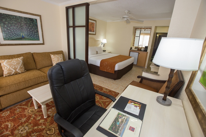 Imagen de la habitación del Hotel Comfort Suites Paradise Island. Foto 4