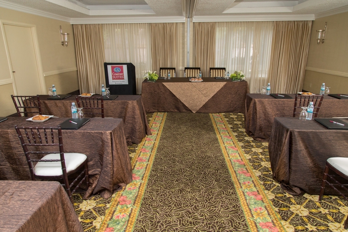 Imagen de los interiores del Hotel Comfort Suites Paradise Island. Foto 12