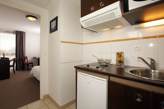 Imagen de la habitación del Hotel Comfort Suites Pau Idron. Foto 7