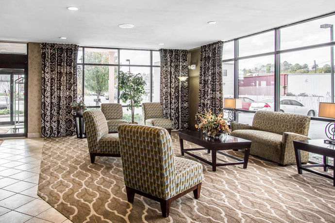 Imagen de los interiores del Hotel Comfort Suites Pelham Hoover I-65. Foto 12