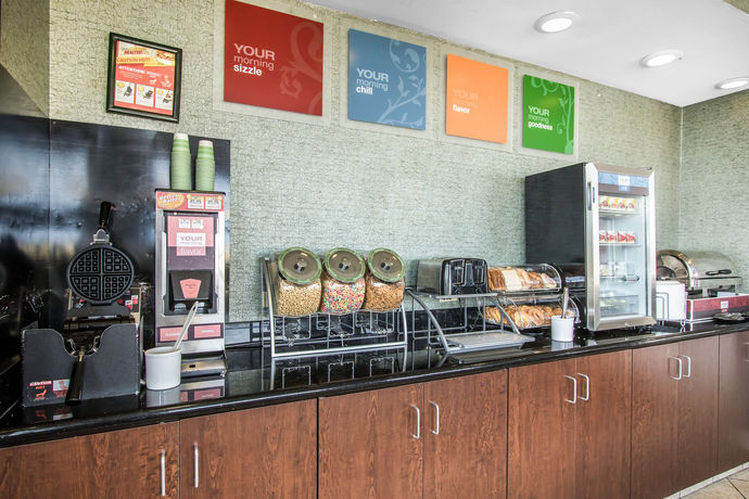 Imagen del bar/restaurante del Hotel Comfort Suites Pelham Hoover I-65. Foto 3