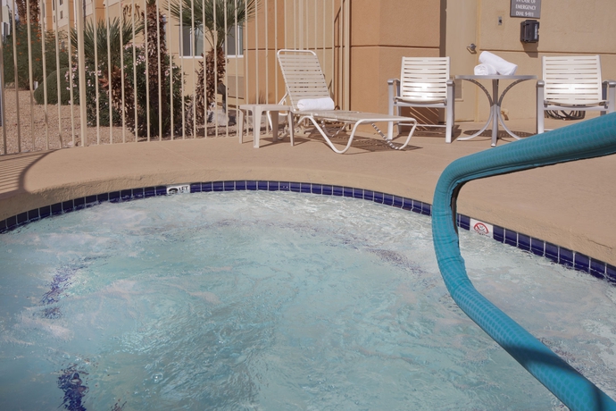 Imagen de los exteriores del Hotel Comfort Suites Peoria Sports Complex. Foto 10