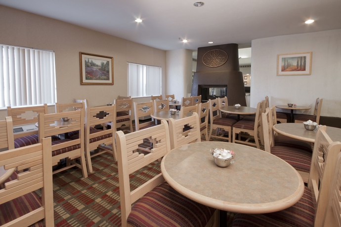 Imagen del bar/restaurante del Hotel Comfort Suites Peoria Sports Complex. Foto 2