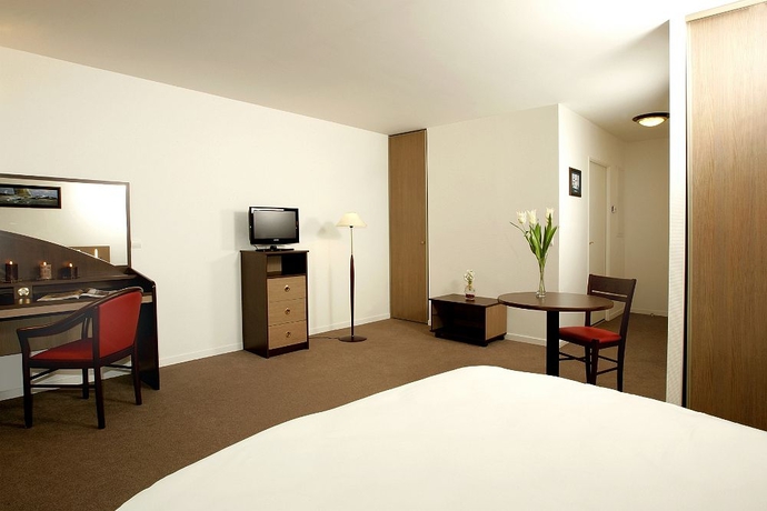 Imagen de la habitación del Hotel Comfort Suites Port-Marly Paris Ouest. Foto 5