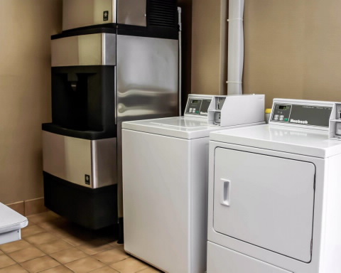 Imagen general del Hotel Comfort Suites Raleigh Walnut Creek. Foto 3