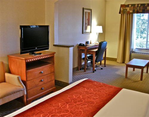 Imagen de la habitación del Hotel Comfort Suites Redmond Airport. Foto 2
