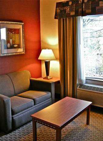 Imagen de la habitación del Hotel Comfort Suites Redmond Airport. Foto 3