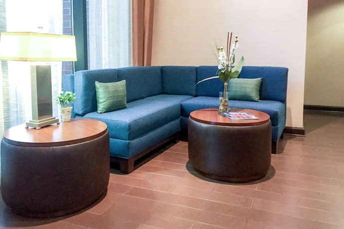 Imagen de los interiores del Hotel Comfort Suites Regency Park. Foto 18