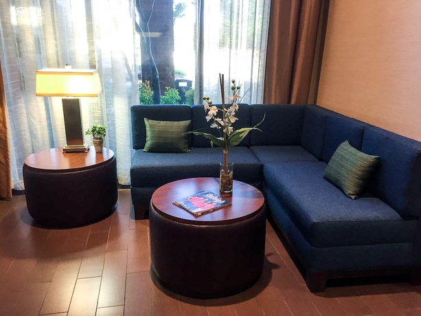 Imagen de los interiores del Hotel Comfort Suites Regency Park. Foto 19