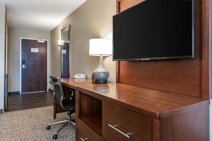 Imagen de la habitación del Hotel Comfort Suites Rensselaer Near Fair Oaks. Foto 7