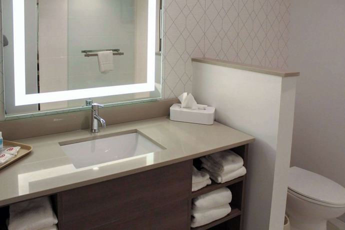 Imagen de la habitación del Hotel Comfort Suites, Richmond. Foto 3