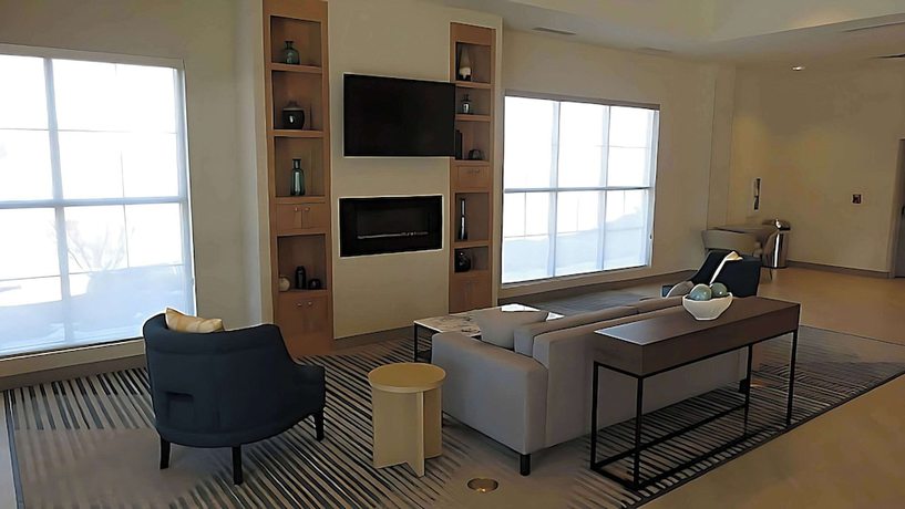 Imagen de los interiores del Hotel Comfort Suites, Richmond. Foto 16