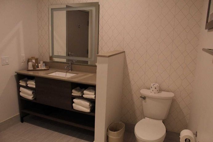 Imagen de la habitación del Hotel Comfort Suites, Richmond. Foto 11