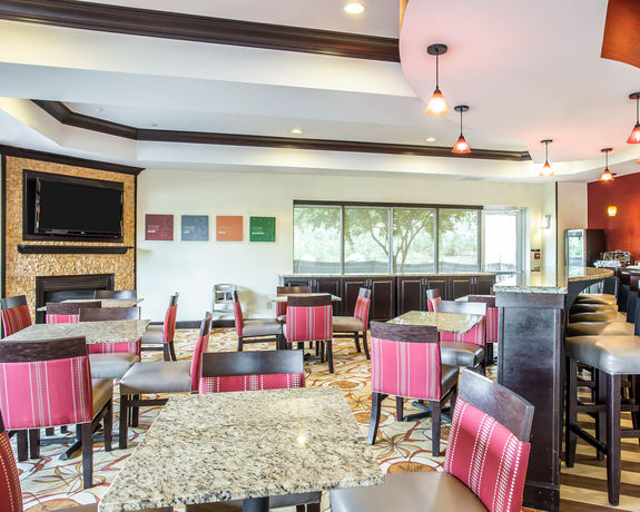 Imagen del bar/restaurante del Hotel Comfort Suites Rock Hill Manchester Meadows Area. Foto 5