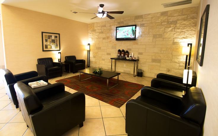 Imagen de los interiores del Hotel Comfort Suites San Antonio North - Stone Oak. Foto 17