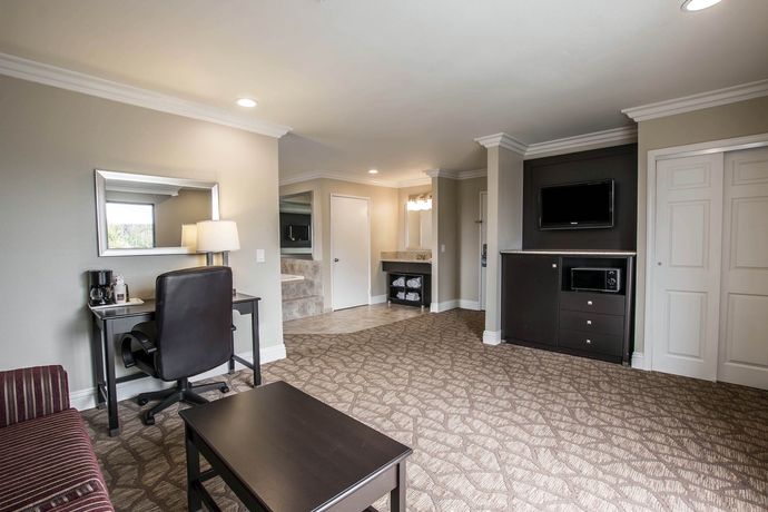 Imagen de los interiores del Hotel Comfort Suites San Clemente Beach. Foto 13