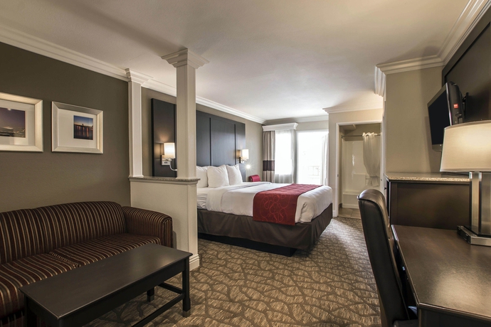 Imagen de los interiores del Hotel Comfort Suites San Clemente Beach. Foto 14