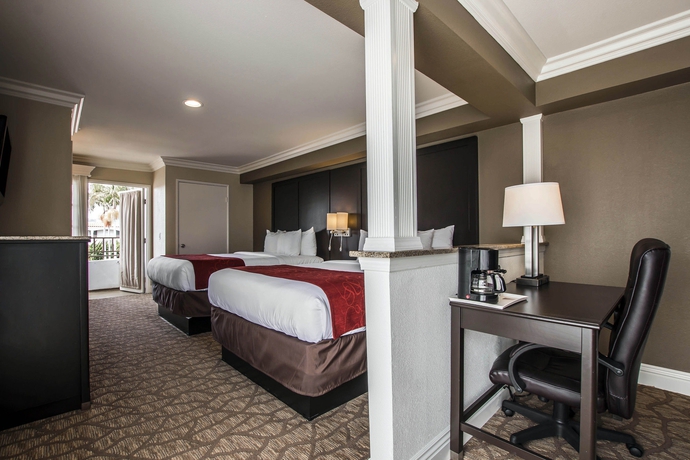 Imagen de la habitación del Hotel Comfort Suites San Clemente Beach. Foto 9
