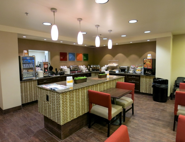 Imagen del bar/restaurante del Hotel Comfort Suites Saskatoon. Foto 5