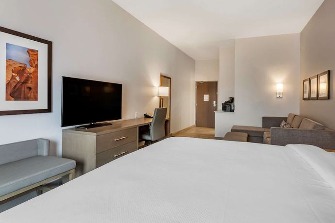 Imagen de la habitación del Hotel Comfort Suites Scottsdale Talking Stick Entertainment District. Foto 3