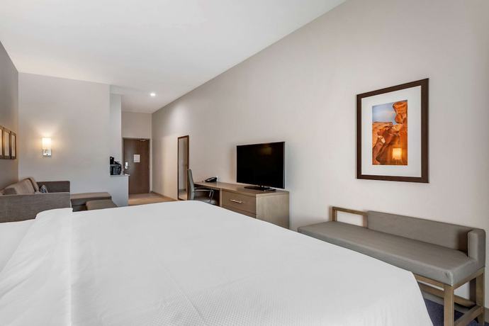 Imagen de la habitación del Hotel Comfort Suites Scottsdale Talking Stick Entertainment District. Foto 12