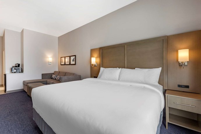 Imagen de la habitación del Hotel Comfort Suites Scottsdale Talking Stick Entertainment District. Foto 13
