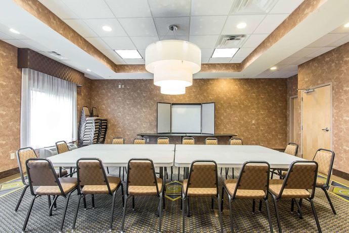 Imagen de los interiores del Hotel Comfort Suites Smyrna. Foto 16