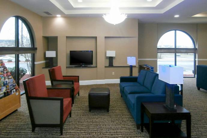 Imagen de los interiores del Hotel Comfort Suites Smyrna. Foto 19