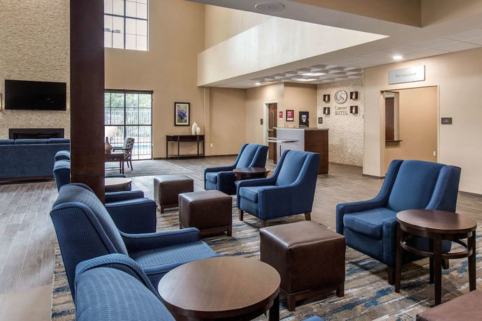 Imagen de los interiores del Hotel Comfort Suites - South Austin. Foto 18