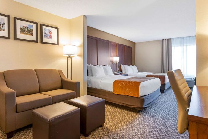 Imagen de la habitación del Hotel Comfort Suites South Haven Near I-96. Foto 8
