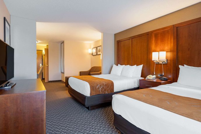 Imagen de la habitación del Hotel Comfort Suites South Haven Near I-96. Foto 14