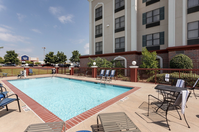 Imagen de la piscina del Hotel Comfort Suites Southaven - Memphis South. Foto 16