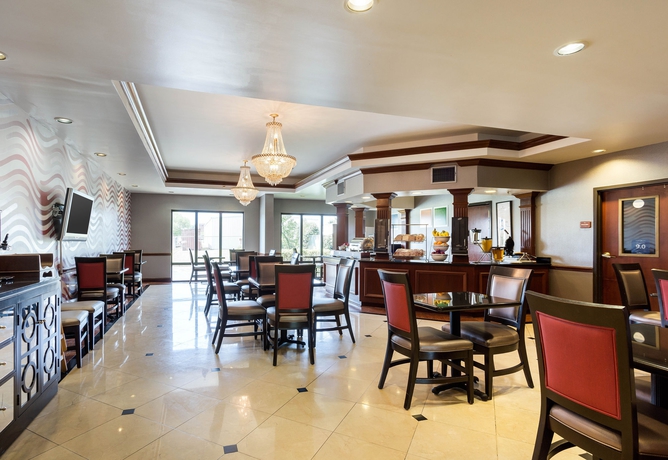 Imagen del bar/restaurante del Hotel Comfort Suites Southaven - Memphis South. Foto 3