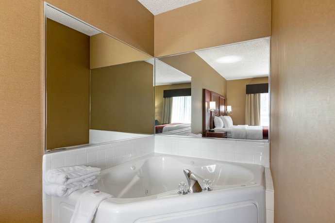 Imagen de la habitación del Hotel Comfort Suites, Southfield. Foto 13