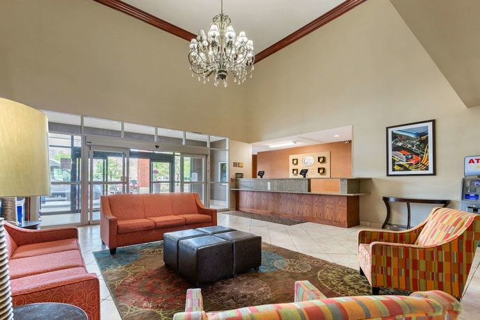 Imagen de los interiores del Hotel Comfort Suites, Southfield. Foto 19