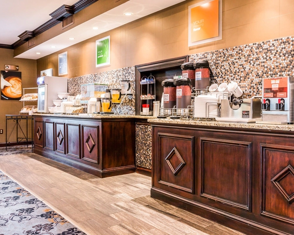 Imagen del bar/restaurante del Hotel Comfort Suites Southgate. Foto 2