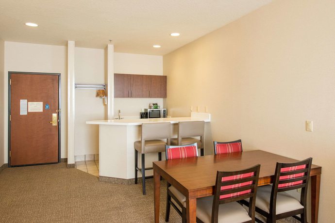 Imagen de la habitación del Hotel Comfort Suites Springfield Riverbend Medical. Foto 2