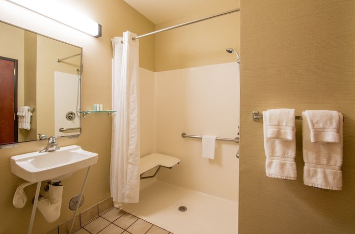 Imagen de la habitación del Hotel Comfort Suites Springfield Riverbend Medical. Foto 11