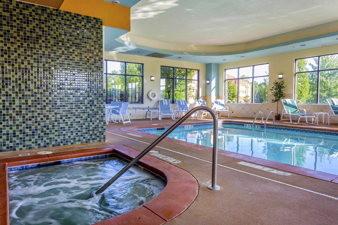 Imagen de la piscina del Hotel Comfort Suites Stockbridge Atlanta South. Foto 16